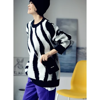 MICOCO M9612C Корейская версия повседневного простого утолщенного свободного свитера-пуловера в черно-белую полоску в нейтральную черно-белую полоску